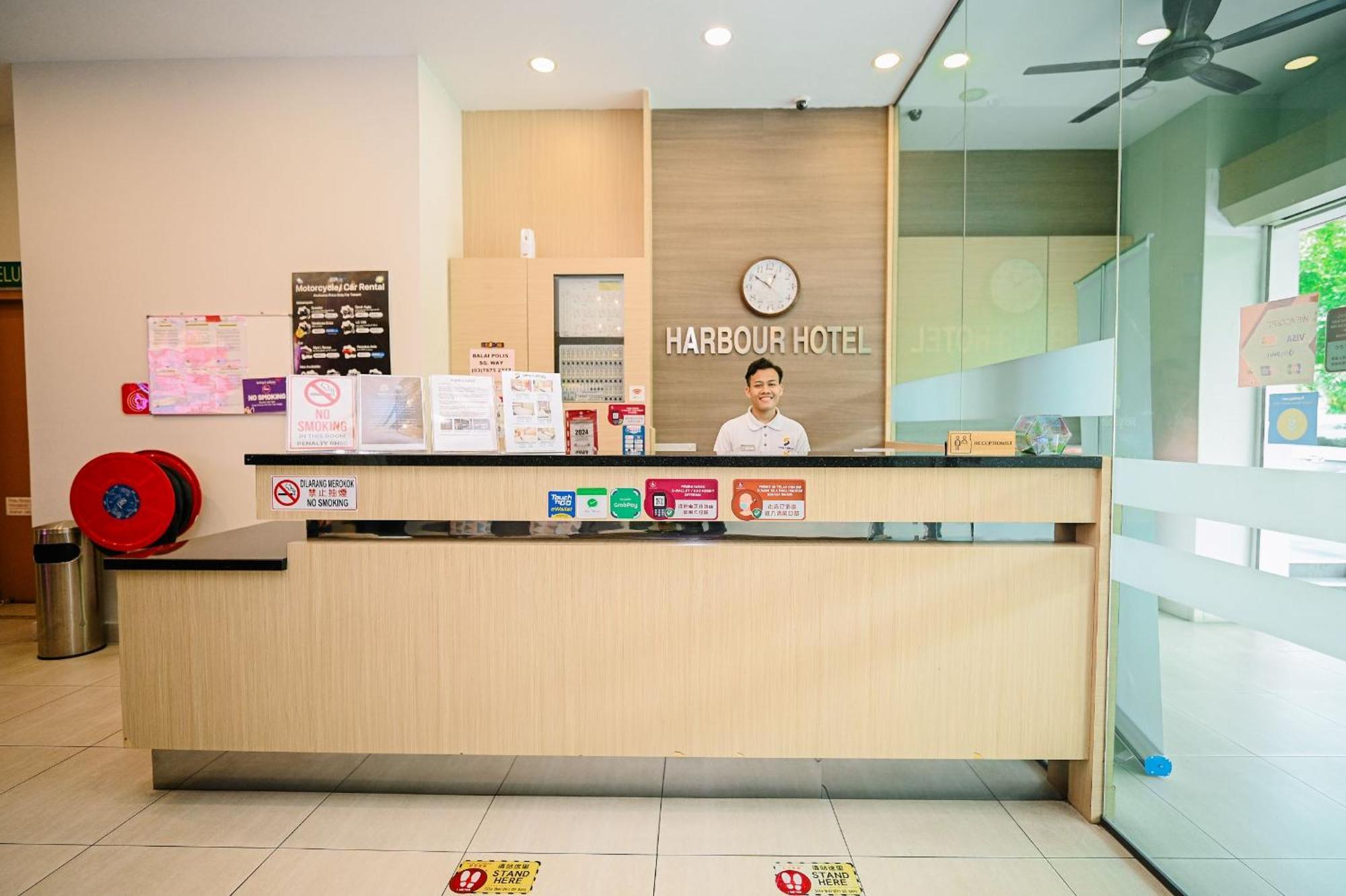 ฮาร์เบอร์ โฮเต็ล พีเจ 21 Hotel เปอตาลิงจายา ภายนอก รูปภาพ