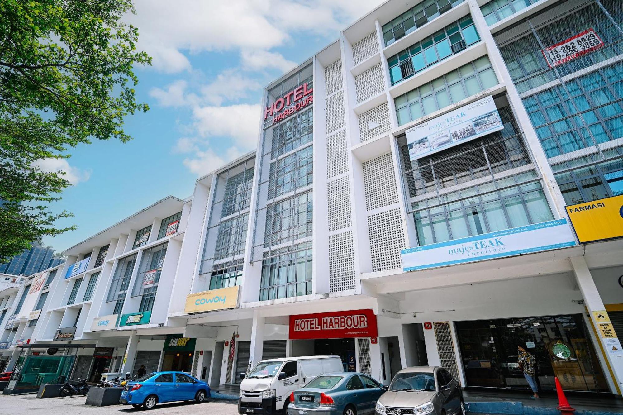 ฮาร์เบอร์ โฮเต็ล พีเจ 21 Hotel เปอตาลิงจายา ภายนอก รูปภาพ