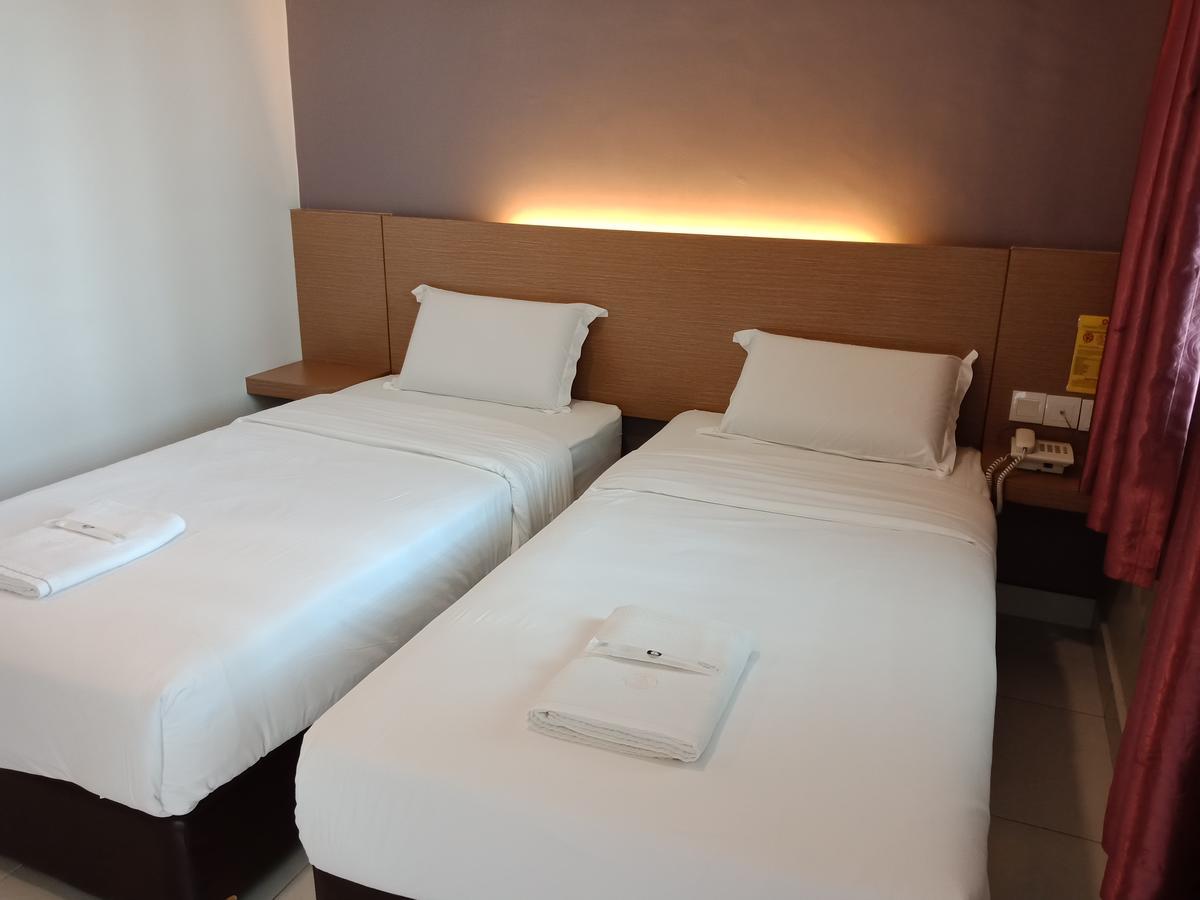 ฮาร์เบอร์ โฮเต็ล พีเจ 21 Hotel เปอตาลิงจายา ภายนอก รูปภาพ